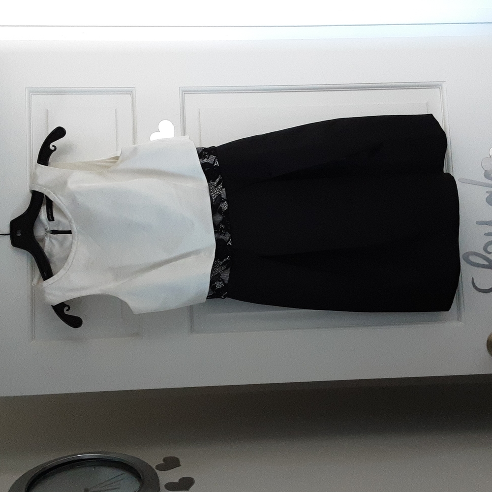 Karen Millen white & black cocktails dress